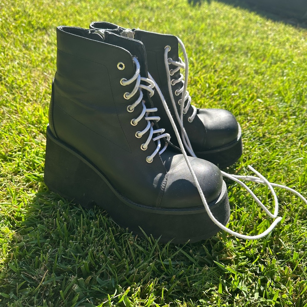 dolls kill black platform boots